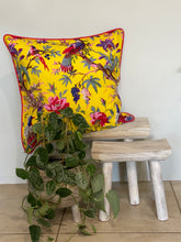 Load image into Gallery viewer, Vintage Style Floral Cushion Cover